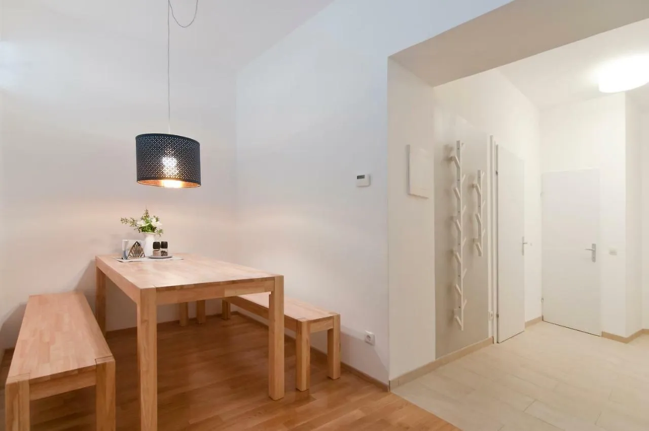 Leystrasse - Apartment Zwischen Donauinsel, Altstadt Und Messezentrum Vienna 0*,  Austria