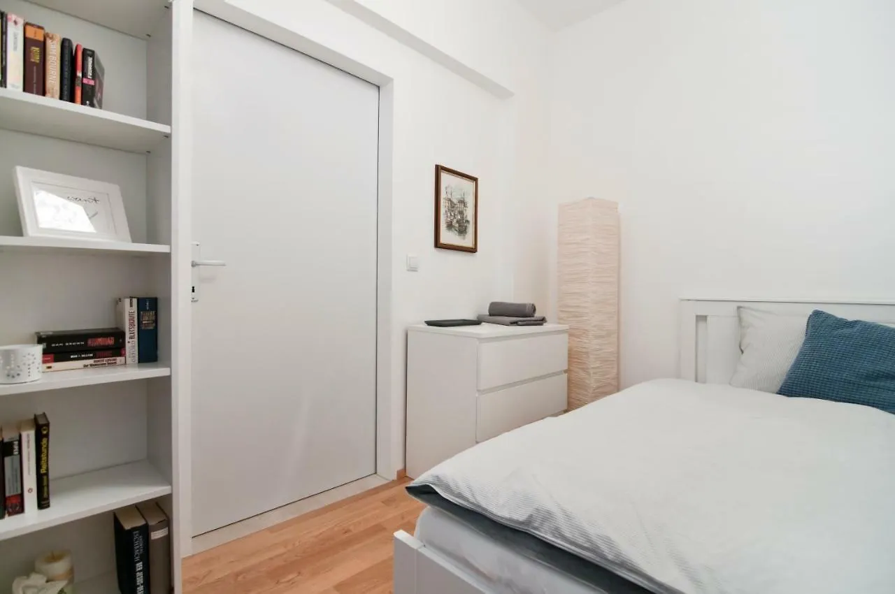 Leystrasse - Apartment Zwischen Donauinsel, Altstadt Und Messezentrum Viena 0*,  Austria